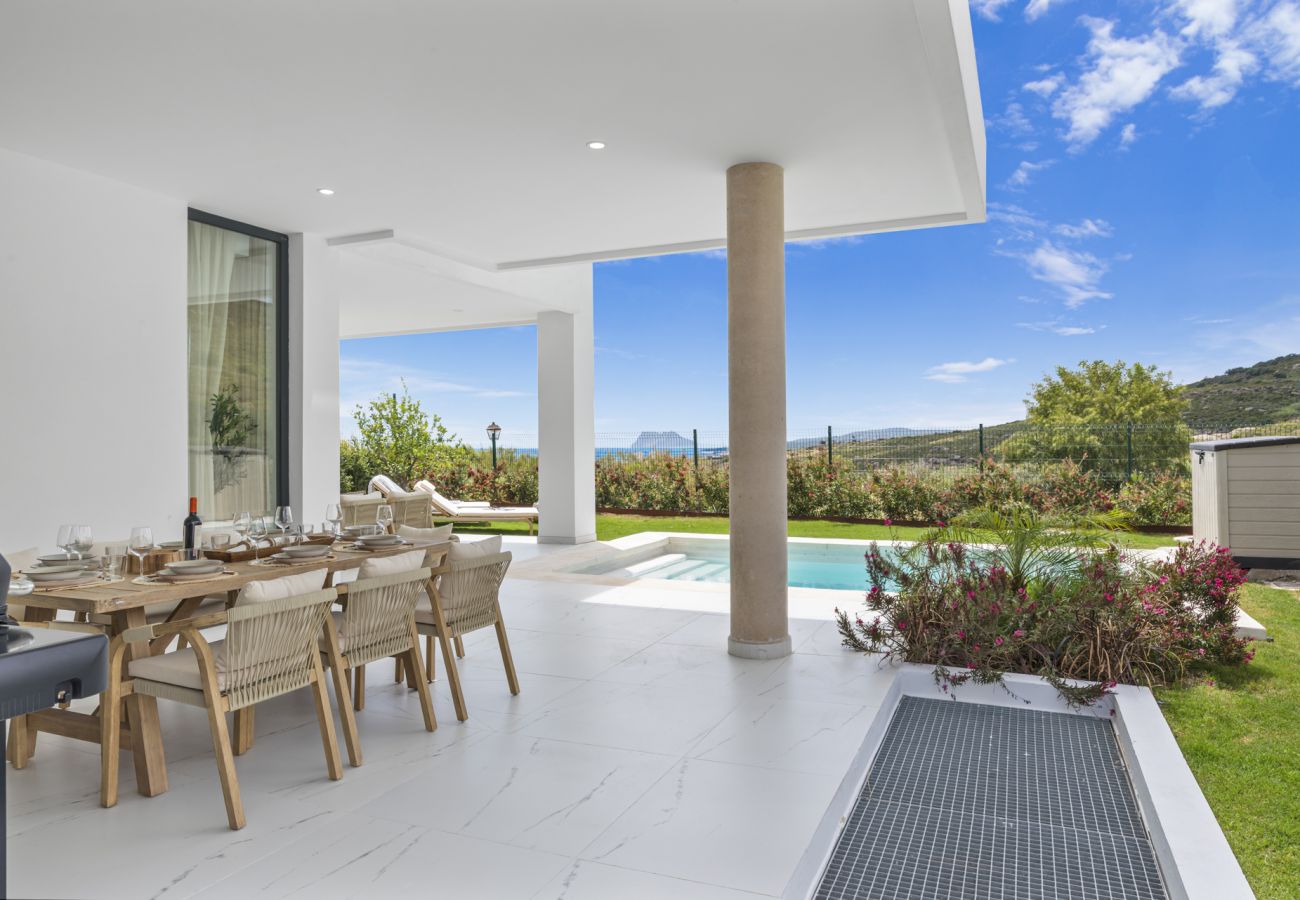 Villa en San Roque - Villa Lazo with Stunning Sea Views of Gibraltar