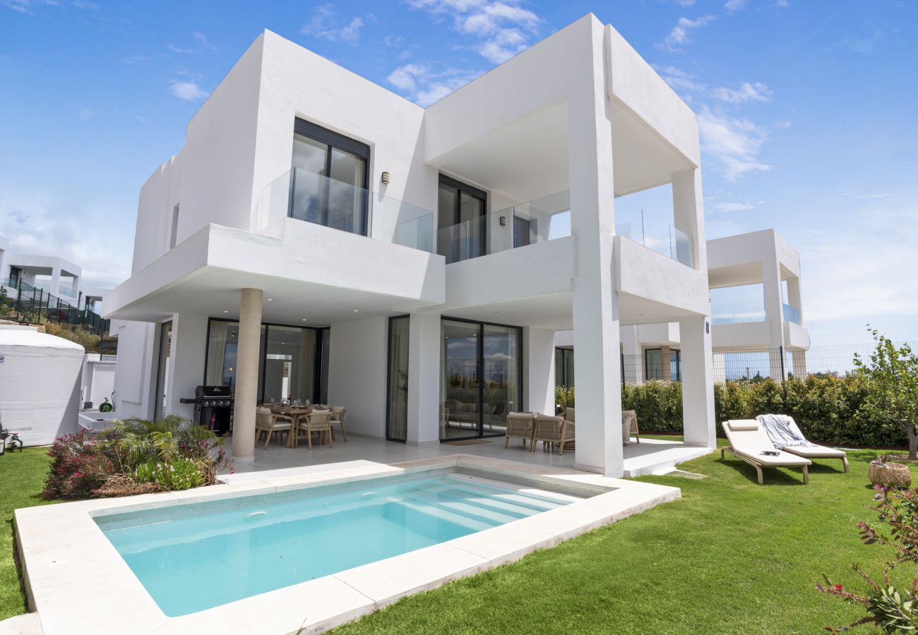 Villa in San Roque - Villa Lazo with Stunning Sea Views of Gibraltar