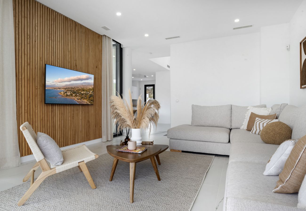 Villa in San Roque - Villa Lazo with Stunning Sea Views of Gibraltar