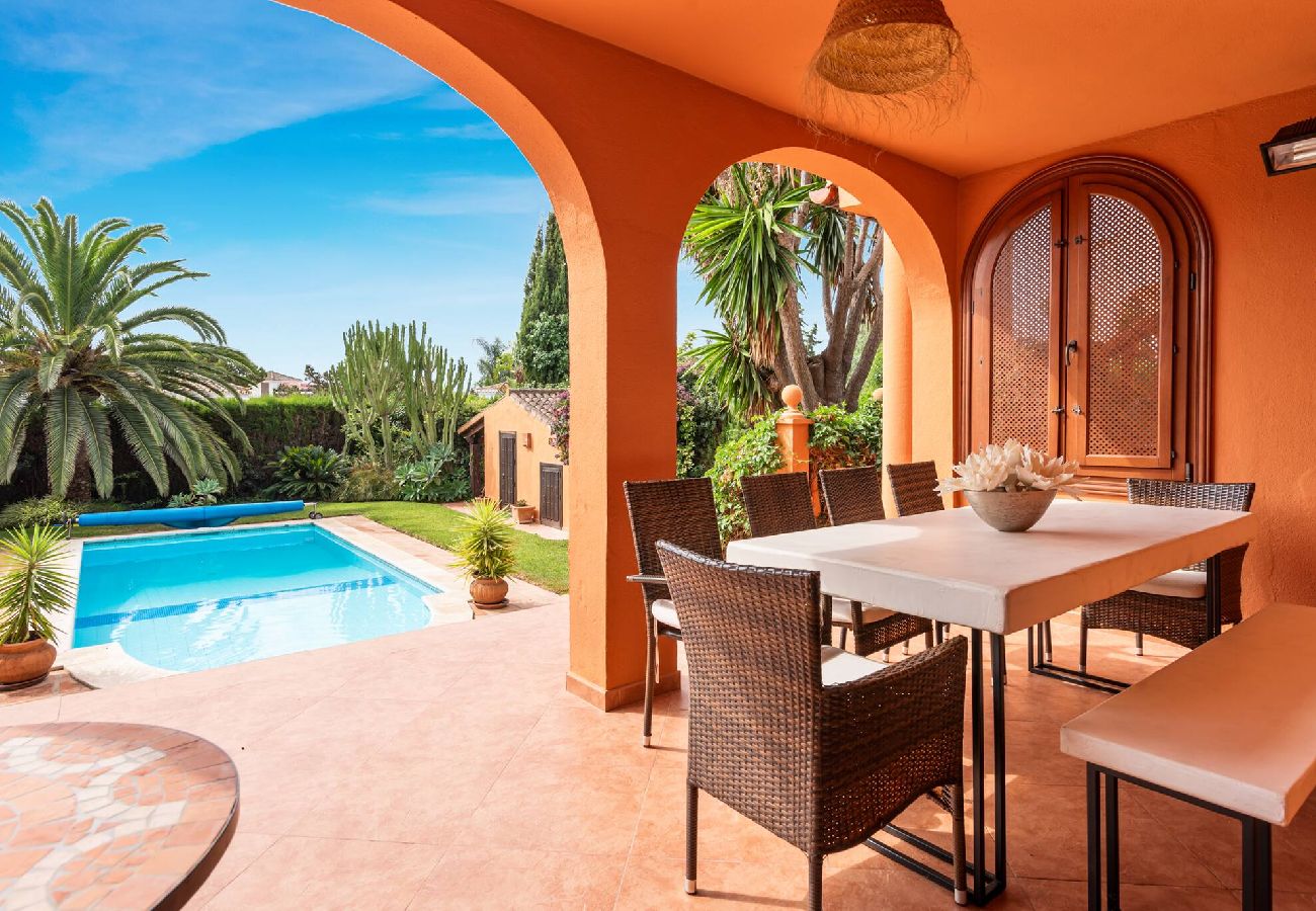 House in Marbella - Beach Villa Sea La Vie Marbesa! 
