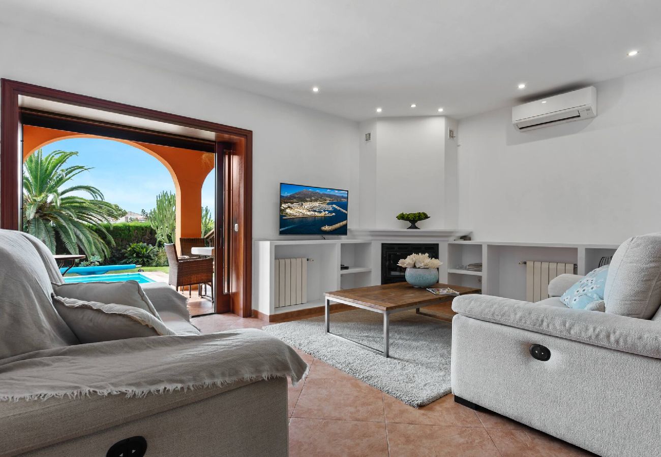 House in Marbella - Beach Villa Sea La Vie Marbesa! 