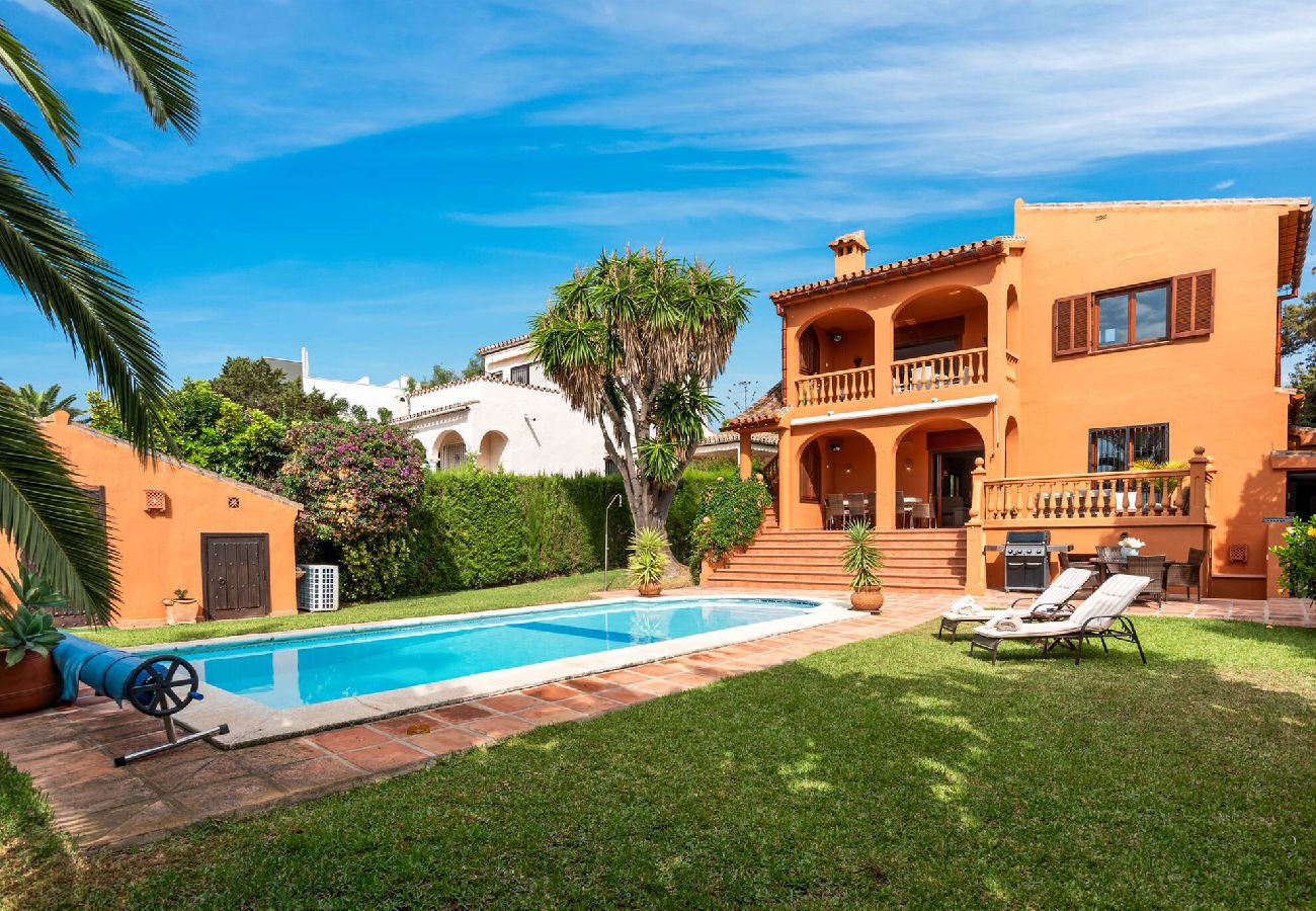 House in Marbella - Beach Villa Sea La Vie Marbesa! 