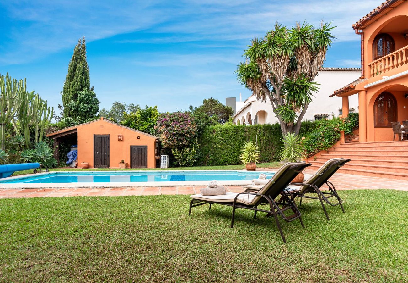 House in Marbella - Beach Villa Sea La Vie Marbesa! 