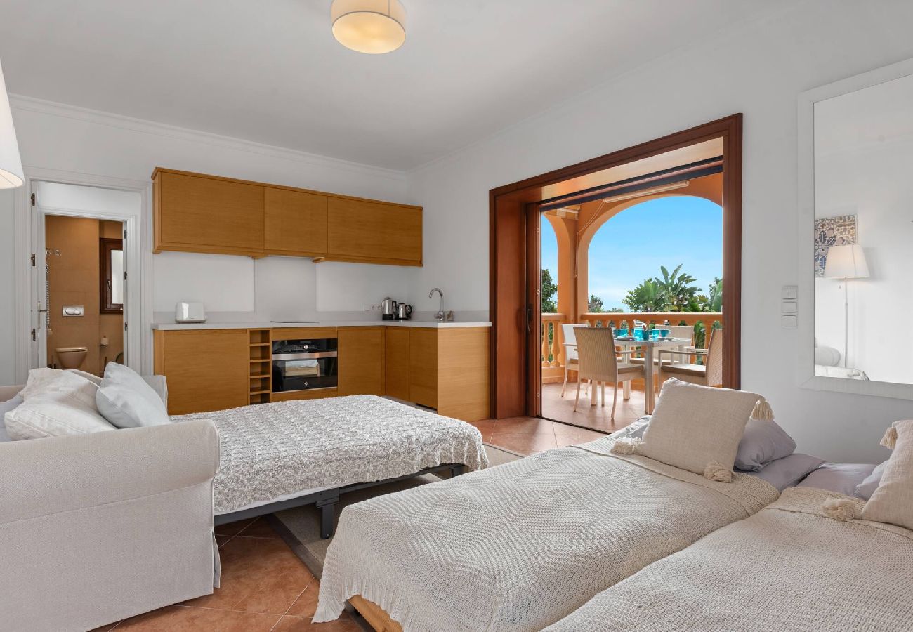 House in Marbella - Beach Villa Sea La Vie Marbesa! 