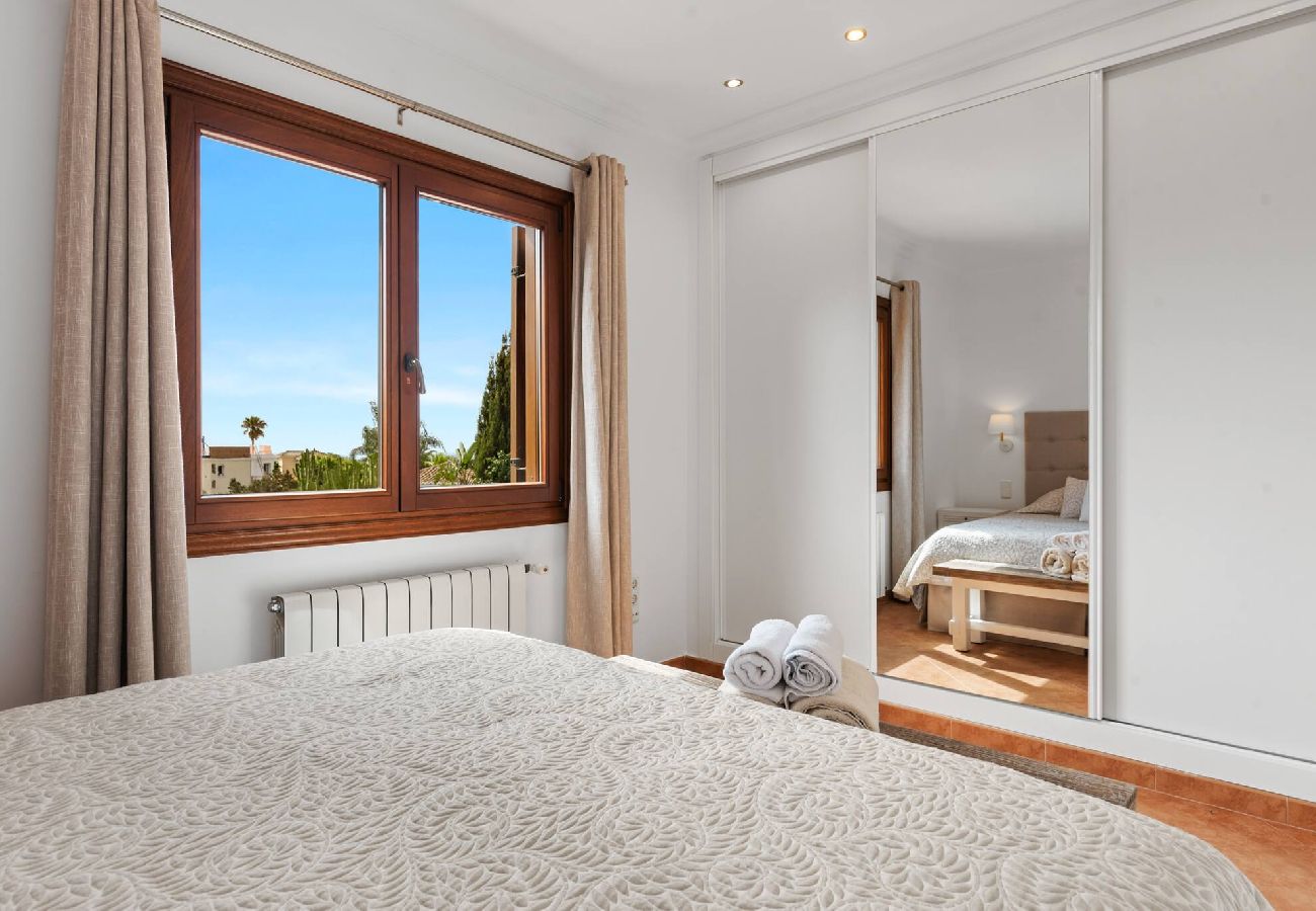 House in Marbella - Beach Villa Sea La Vie Marbesa! 