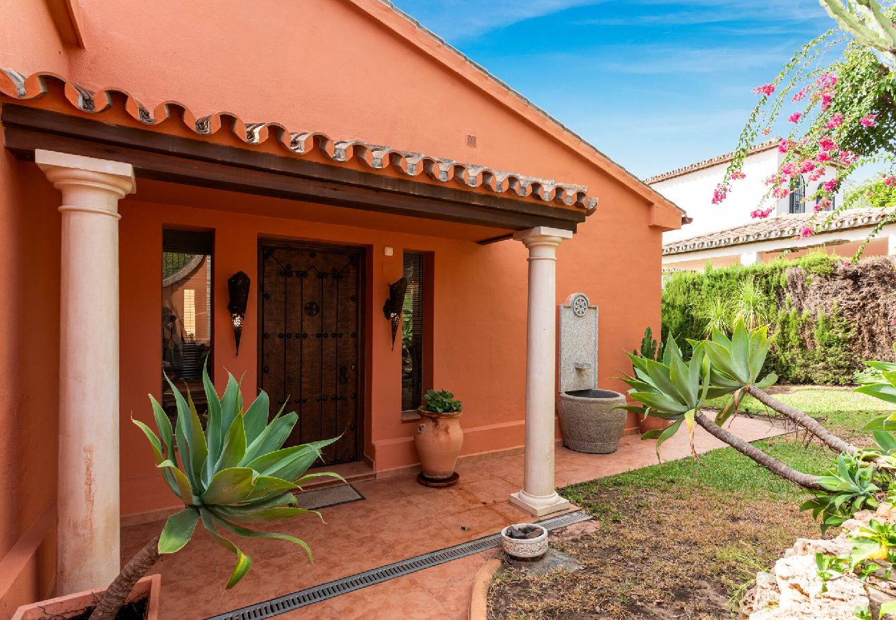 House in Marbella - Beach Villa Sea La Vie Marbesa! 
