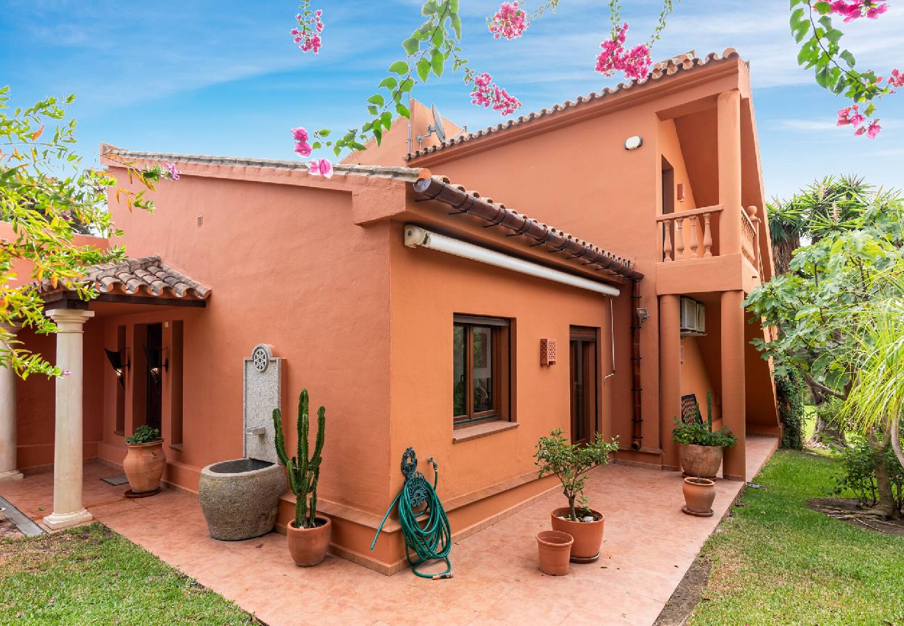 House in Marbella - Beach Villa Sea La Vie Marbesa! 