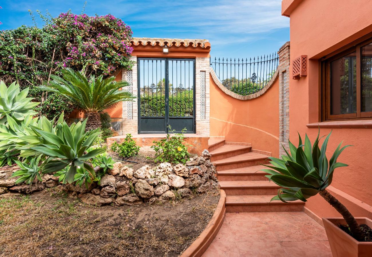House in Marbella - Beach Villa Sea La Vie Marbesa! 