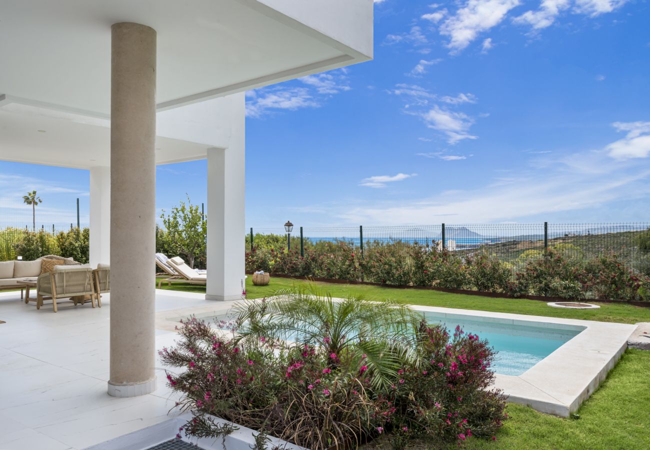 Villa in San Roque - Villa Lazo with Stunning Sea Views of Gibraltar