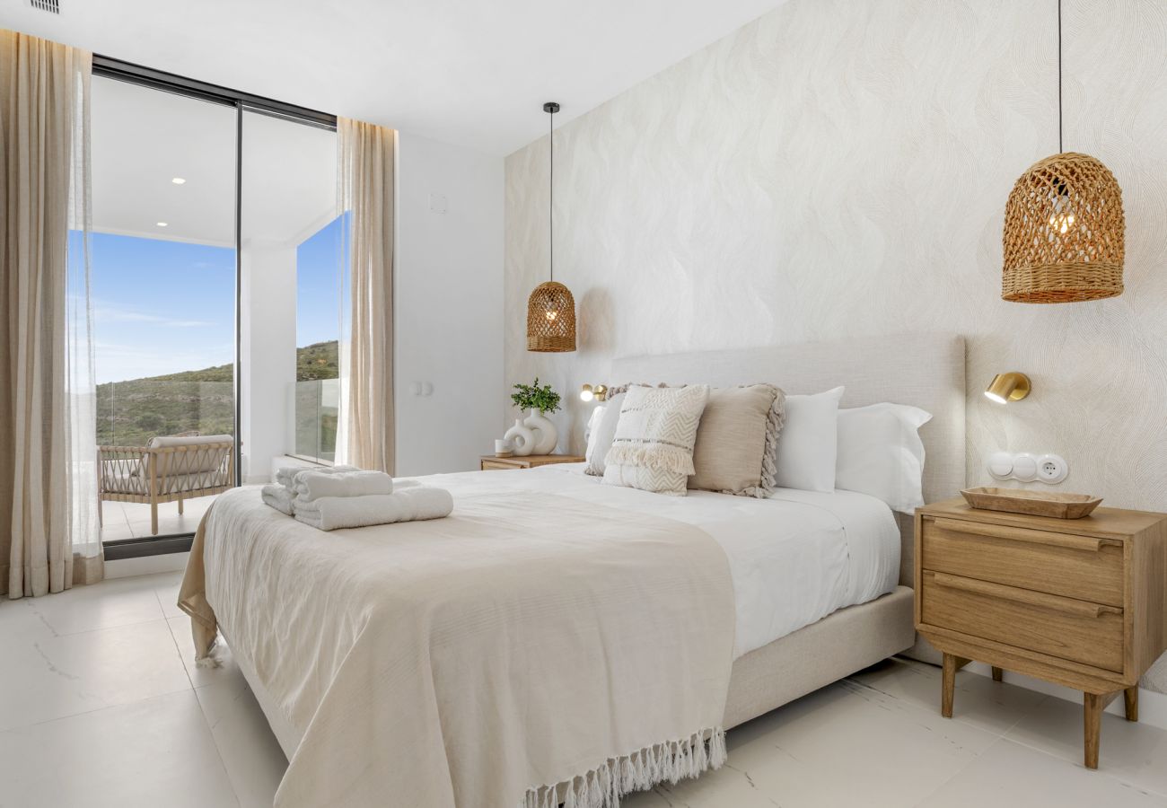 Villa in San Roque - Villa Lazo with Stunning Sea Views of Gibraltar